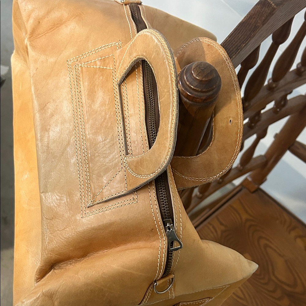 Vintage Tan cube/rectangle Leather Duffel Bag - Picture 2 of 5